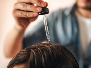راهنما استفاده از شامپو مو زنان برای درمان شوره سر