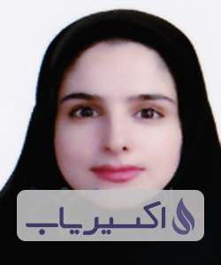 دکتر ساناز سلجوقی درمیان